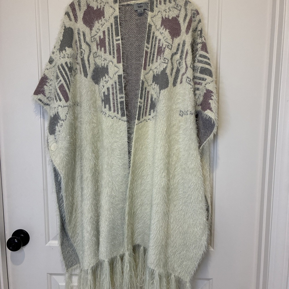 Yaira Eyelash Knit Poncho Sweater Women L/XL Cream Grey Mauve Geometric Fringe